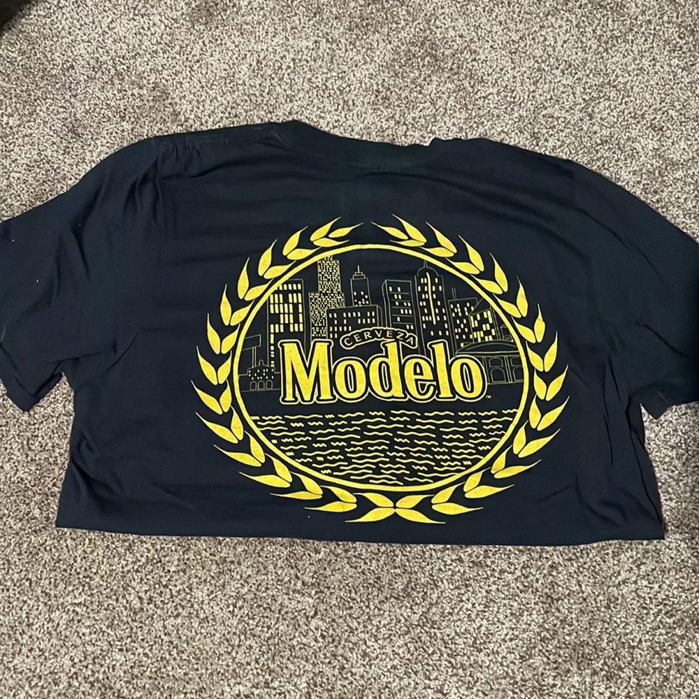 Random shirts. - Picture 4 of 8